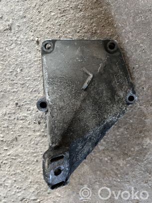 Audi A4 S4 B6 8E 8H Moottorin kiinnikekorvake (käytetyt) 