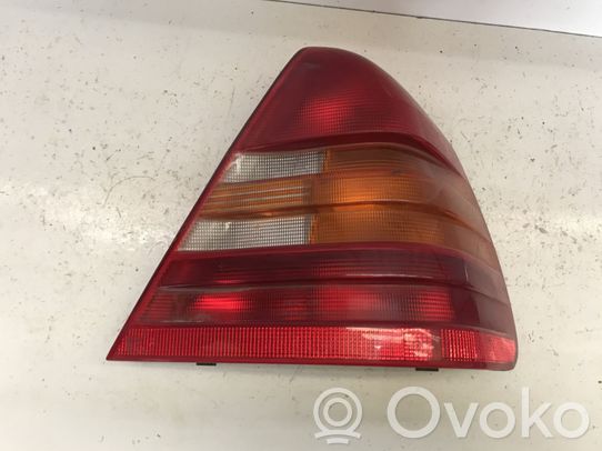 Mercedes-Benz C W202 Feux arrière / postérieurs 