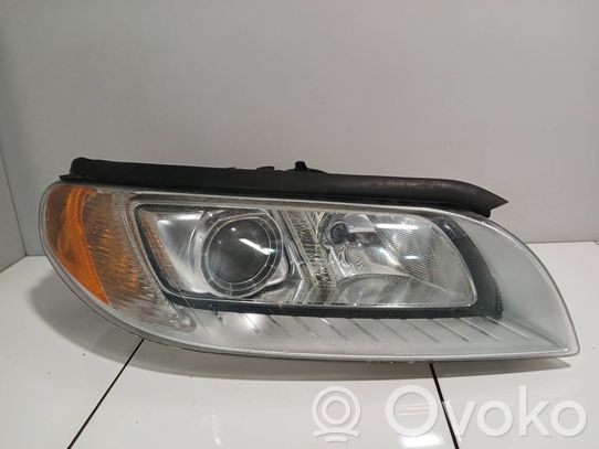Volvo V70 Priekinis žibintas 