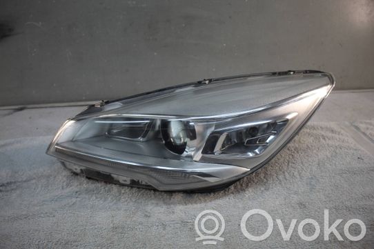 Ford Kuga II Priekinis žibintas 