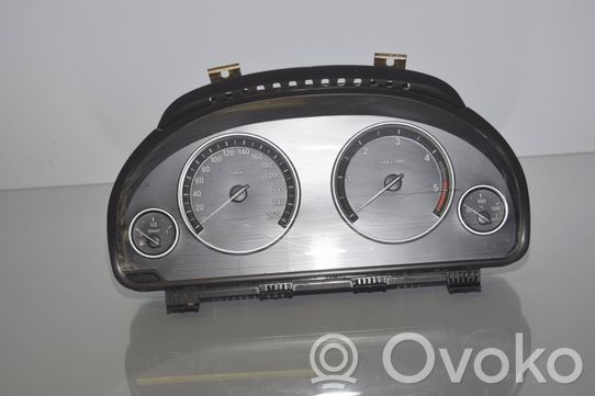 BMW 5 F10 F11 Nopeusmittari (mittaristo) 