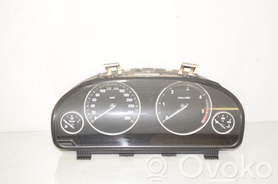 BMW 5 F10 F11 Nopeusmittari (mittaristo) 