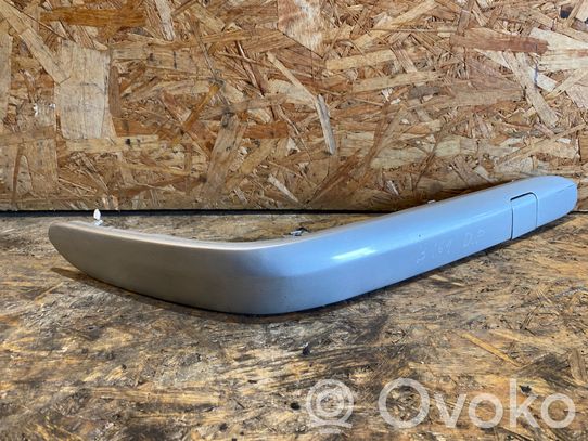 Mercedes-Benz C W203 Modanatura separatore del paraurti anteriore 