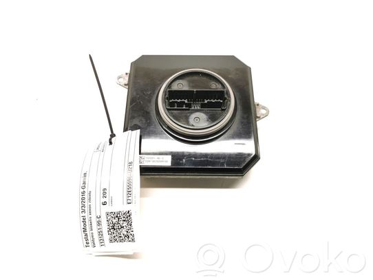 Tesla Model 3 Xenon valdymo blokas 