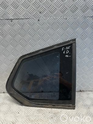 BMW X3 F25 Aizmugurējais virsbūves sānu stikls 
