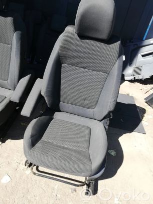 Peugeot 5008 Sedili terza fila 282 35 OVOKO