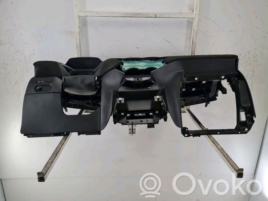 Dashboard   98270929ZD,B04034H