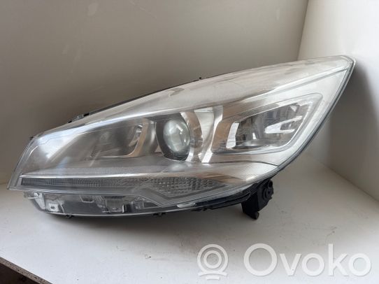 Ford Kuga II Priekinis žibintas 