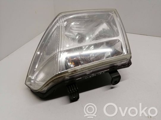 Nissan Navara D40 Priekinis žibintas 
