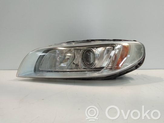 Volvo V70 Priekinis žibintas 