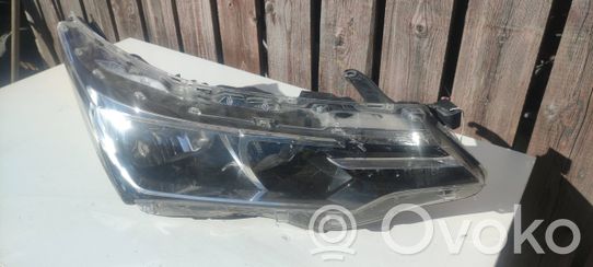 Toyota Corolla E160 E170 Priekinis žibintas 