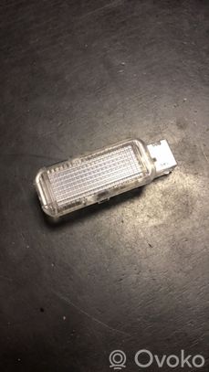 Audi A6 S6 C5 4B Luce interna per portiera anteriore 