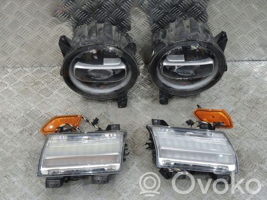 Jeep Wrangler Priekinių žibintų komplektas 