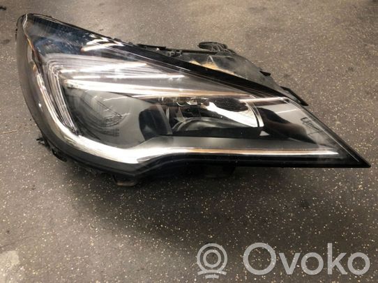 Opel Astra K Priekinis žibintas 