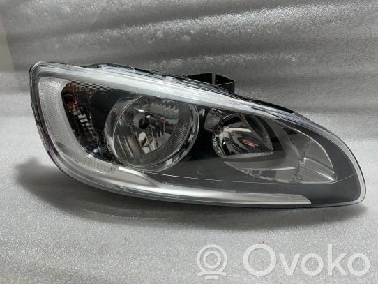 Volvo V60 Priekinis žibintas 