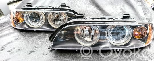 BMW 5 E39 Priekinių žibintų komplektas 