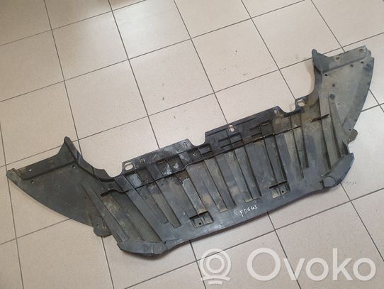 Ford Focus Placa protectora/plataforma del parachoques delantero 