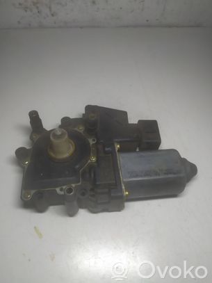 Audi A4 S4 B5 8D Etuoven ikkunan nostomoottori 