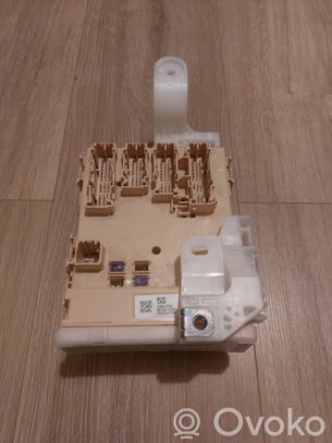 Toyota Auris E180 Drošinātāju bloks 