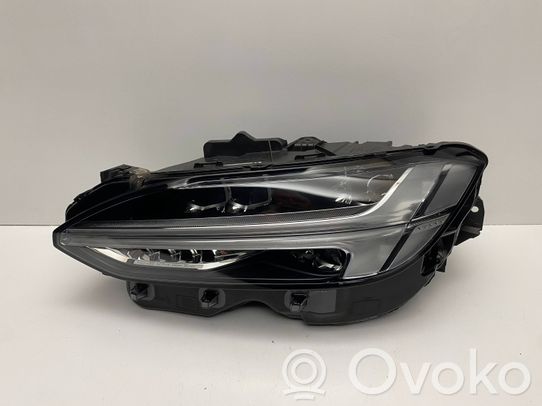 Volvo S90, V90 Priekinis žibintas 