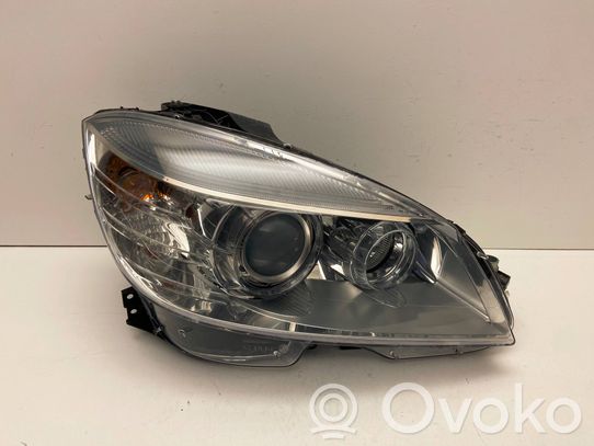 Mercedes-Benz C W204 Priekinis žibintas 
