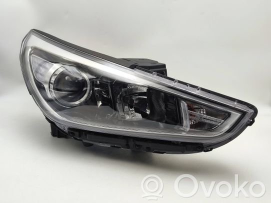Hyundai i30 Priekinis žibintas 