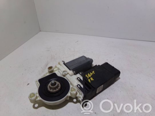 Volkswagen Golf IV Fensterhebermotor Tür vorne 