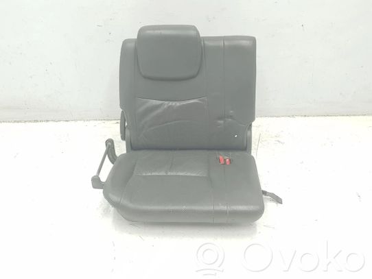 Toyota Land Cruiser (J120) Toisen istuinrivin istuimet 