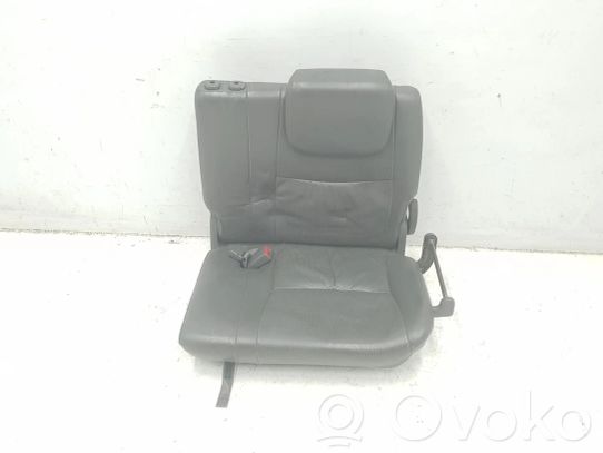 Toyota Land Cruiser (J120) Toisen istuinrivin istuimet 