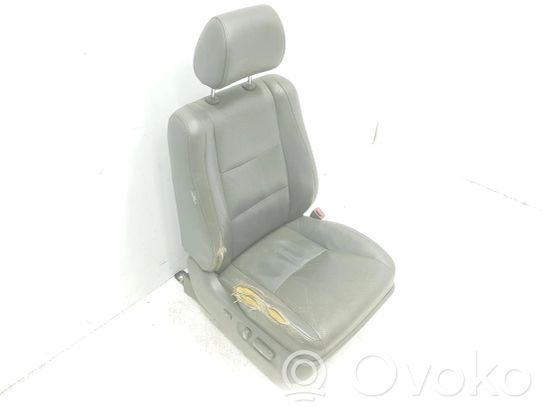 Toyota Land Cruiser (J120) Etumatkustajan istuin 