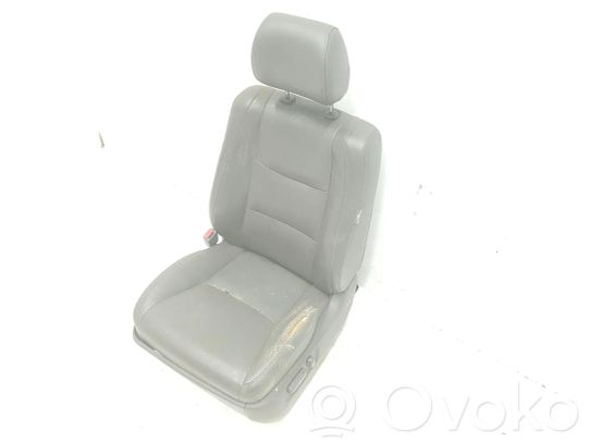 Toyota Land Cruiser (J120) Kuljettajan istuin 