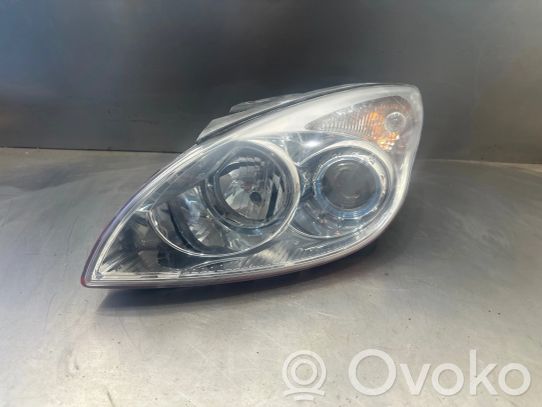 Hyundai i30 Priekinis žibintas 