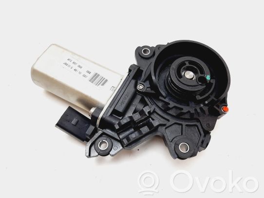 Audi A8 S8 D4 4H Takaoven lukitusmoottori 