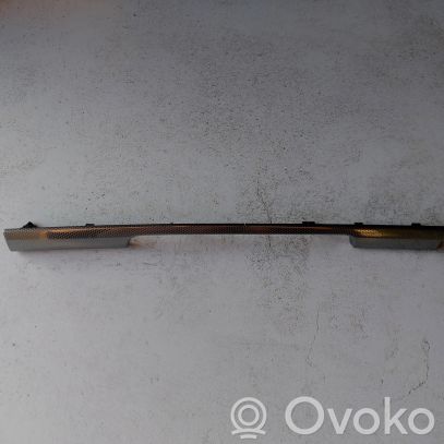 Peugeot 407 Kojelaudan hansikaslokeron lista 