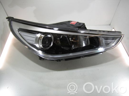 Hyundai i30 Priekinis žibintas 