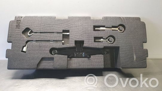 Mazda CX-5 Tool set 