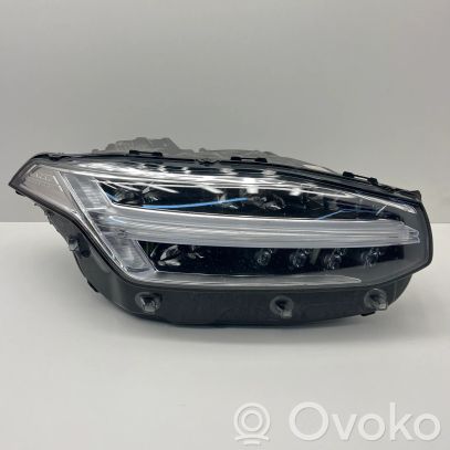 Volvo XC90 Priekinis žibintas 