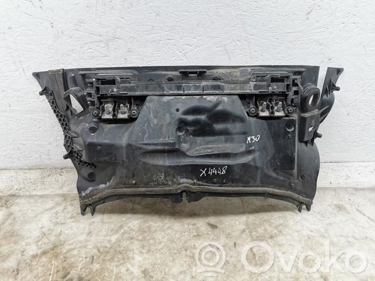 Mercedes-Benz C W205 Kita variklio skyriaus detalė 