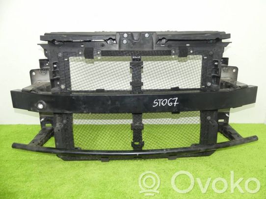 Travesaño de apoyo del amortiguador delantero   5X5F8400110B