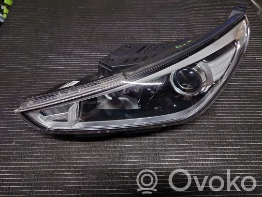Hyundai i30 Priekinis žibintas 