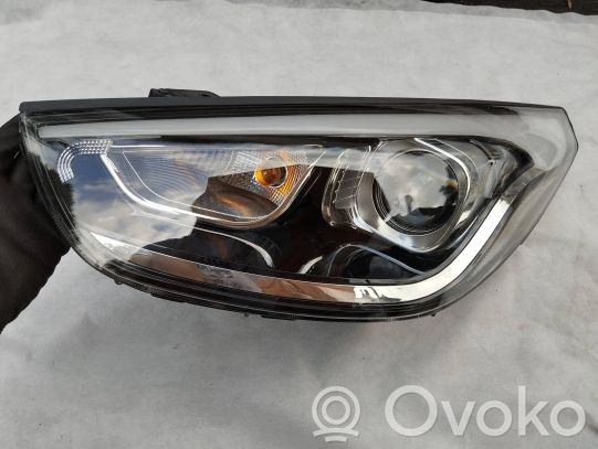 Hyundai ix35 Priekinis žibintas 