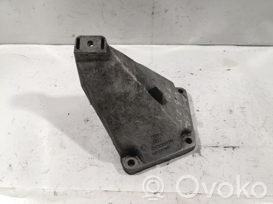 Audi A6 S6 C5 4B Moottorin kiinnikekorvake (käytetyt) 