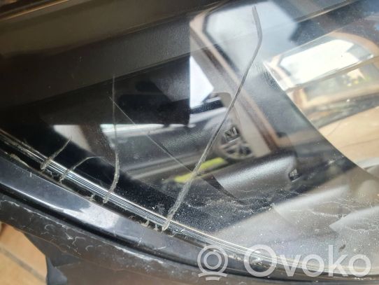 Volkswagen Tiguan Priekinių žibintų komplektas 