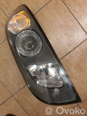 Volvo V50 Priekinis žibintas 