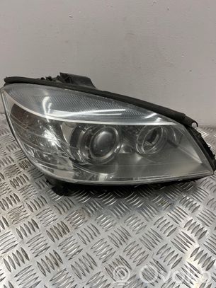 Mercedes-Benz C W204 Priekinis žibintas 