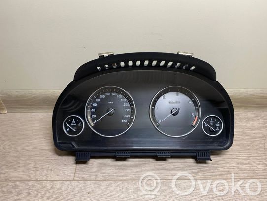 BMW 5 F10 F11 Nopeusmittari (mittaristo) 