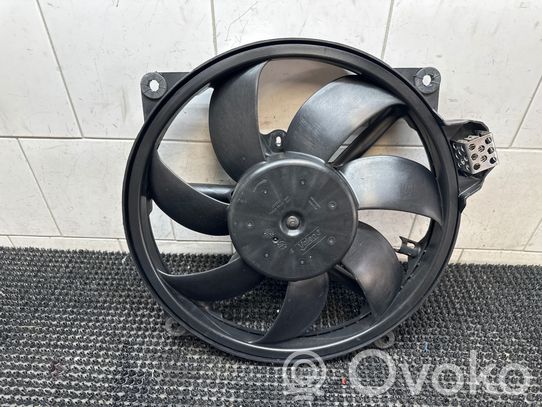 Renault Megane III Jäähdyttimen jäähdytinpuhallin 