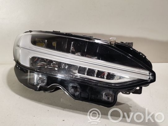 Volvo S90, V90 Priekinis žibintas 