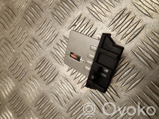 Dacia Spring Kita rėlė 