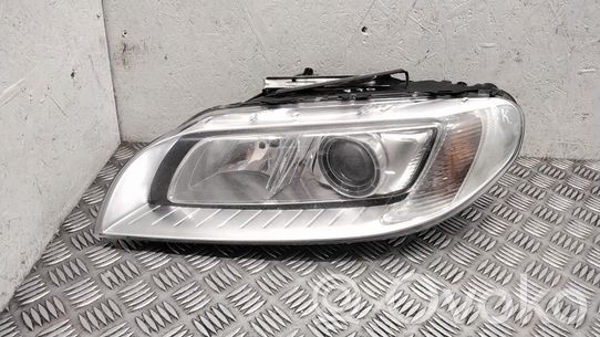 Volvo V70 Priekinis žibintas 